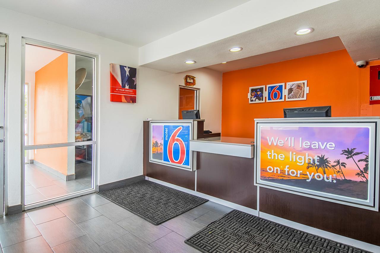 Motel 6-Bakersfield, Ca - Airport Экстерьер фото