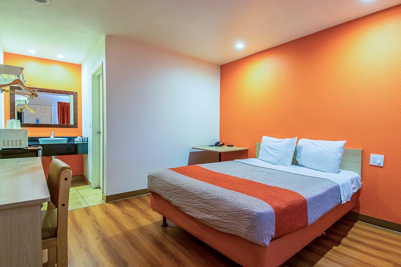 Motel 6-Bakersfield, Ca - Airport Экстерьер фото