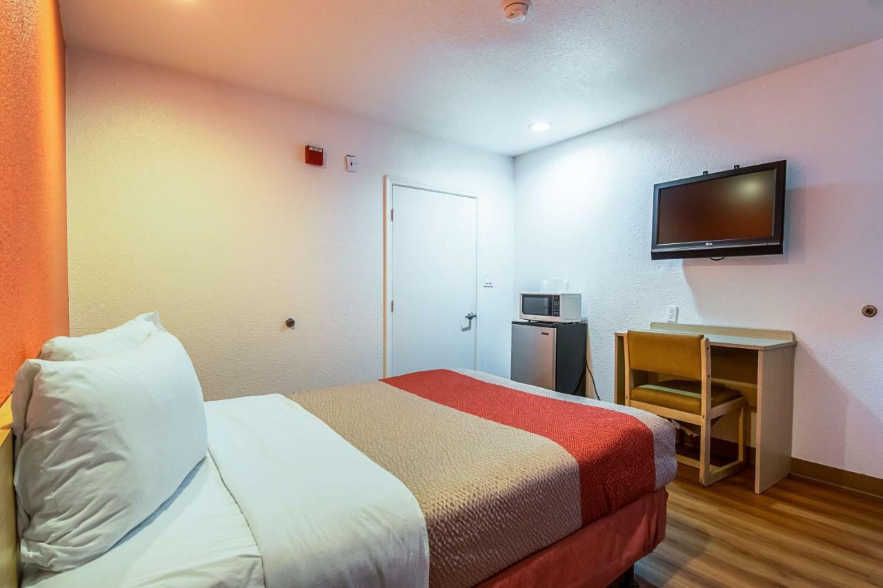 Motel 6-Bakersfield, Ca - Airport Экстерьер фото